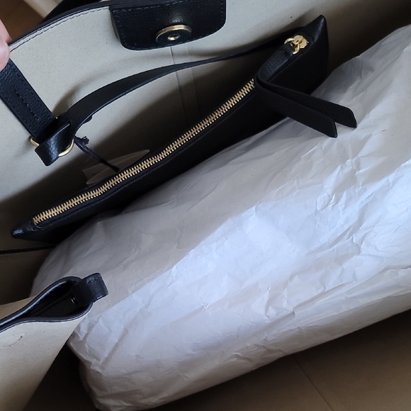 Black Women's Tote Bag - Picture 3 of 8